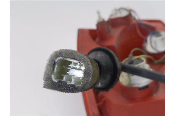 Recambio de piloto trasero derecho para chevrolet kalos 1.2 se referencia OEM IAM 300267R  