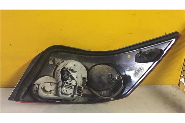 Recambio de piloto trasero izquierdo para renault megane ii coupé-cabriolet (em0/1_) 1.9 dci referencia OEM IAM 8200142688  