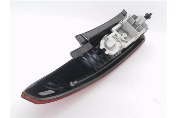Recambio de piloto trasero derecho para ford fusion (cbk) 1.4 tdci referencia OEM IAM E410875  