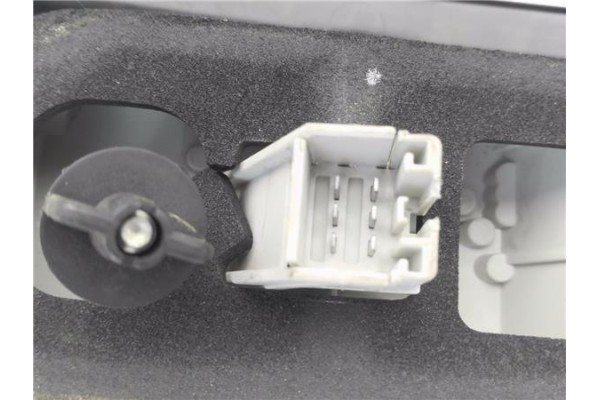 Recambio de piloto trasero izquierdo para ford fusion (cbk) 1.4 tdci referencia OEM IAM E410875  
