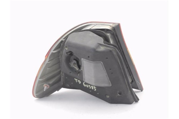 Recambio de piloto trasero derecho para bmw serie 3 berlina (e46) 2.0 320d referencia OEM IAM 63218383100  