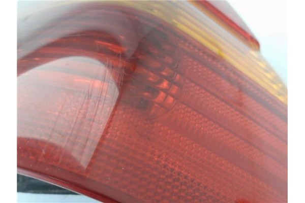 Recambio de piloto trasero derecho para bmw serie 3 berlina (e46) 2.0 320d referencia OEM IAM 63218383100  