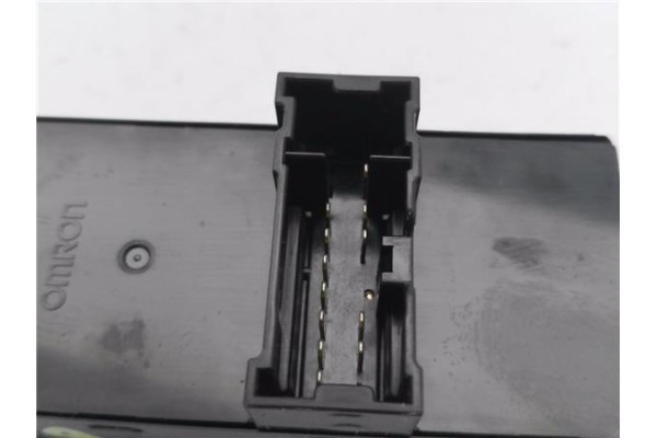 Recambio de mando elevalunas delantero izquierdo para nissan primera berlina (p12) 1.9 dci referencia OEM IAM 25401AV640 C8DD702