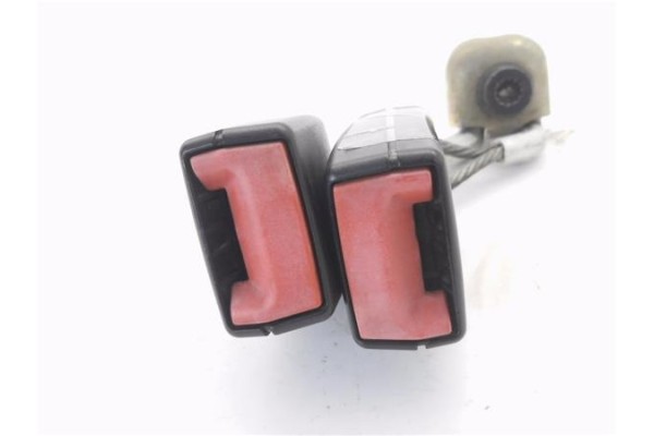 Recambio de anclaje cinturon trasero izquierdo para volkswagen passat berlina (3c2) 2.0 tdi 16v referencia OEM IAM 3C0857739B  