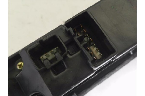 Recambio de mando elevalunas delantero izquierdo para mazda 6 berlina (gg) 2.3 sportive (4-ptas.) referencia OEM IAM GJ6A684L6  