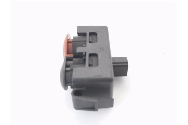 Recambio de interruptor luces emergencia para renault clio iii 1.5 dci (c/br1g) referencia OEM IAM 8200214896A 88300000 