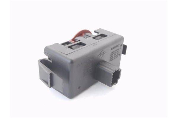 Recambio de interruptor luces emergencia para renault clio iii 1.5 dci (c/br1g) referencia OEM IAM 8200214896A 88300000 
