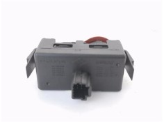 Recambio de interruptor luces emergencia para renault clio iii 1.5 dci (c/br1g) referencia OEM IAM 8200214896A 88300000 