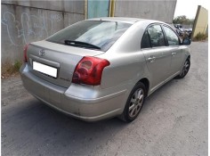 toyota avensis berlina (t25) del año 2003