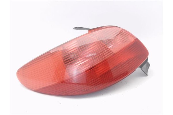 Recambio de piloto trasero izquierdo para peugeot 206 2.0 hdi 90 referencia OEM IAM E27203  