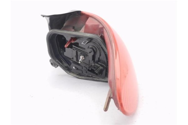 Recambio de piloto trasero izquierdo para peugeot 206 2.0 hdi 90 referencia OEM IAM E27203  