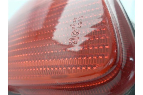 Recambio de piloto trasero izquierdo para peugeot 206 2.0 hdi 90 referencia OEM IAM E27203  