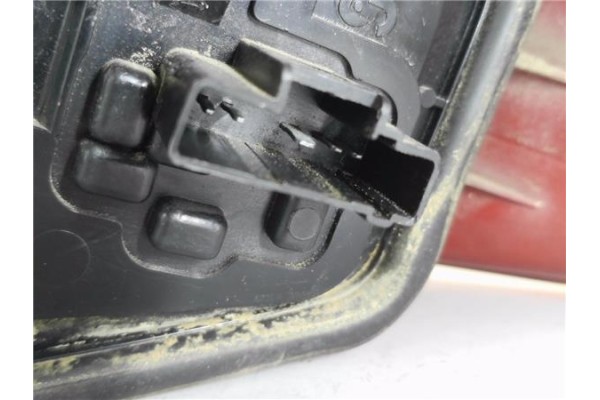 Recambio de piloto trasero izquierdo para peugeot 206 2.0 hdi 90 referencia OEM IAM E27203  