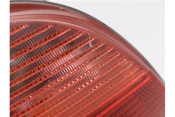 Recambio de piloto trasero izquierdo para peugeot 206 2.0 hdi 90 referencia OEM IAM E27203  