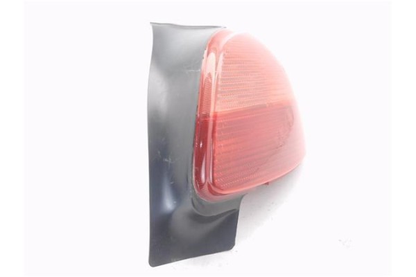 Recambio de piloto trasero derecho para peugeot 206 2.0 hdi 90 referencia OEM IAM E27203  