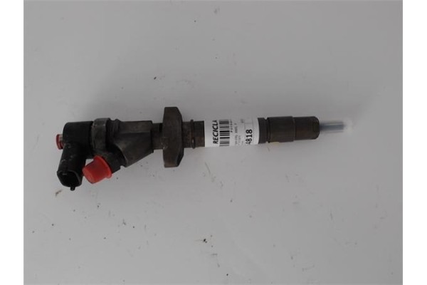 Recambio de inyector para opel movano furgón (f9) 2.5 dti referencia OEM IAM 8200145357 0445110141 