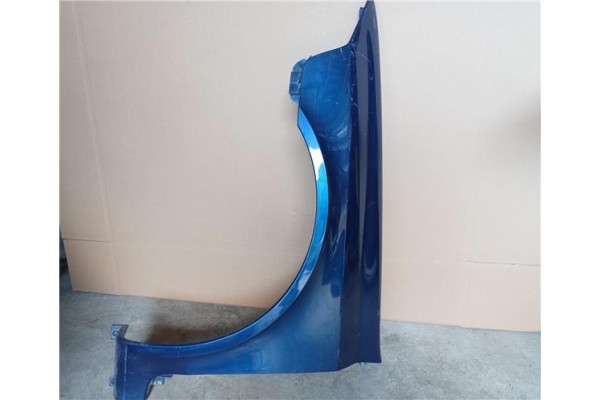Recambio de aleta delantero izquierda para renault laguna ii (bg0) 2.2 dci (bg09) referencia OEM IAM 7701475993  