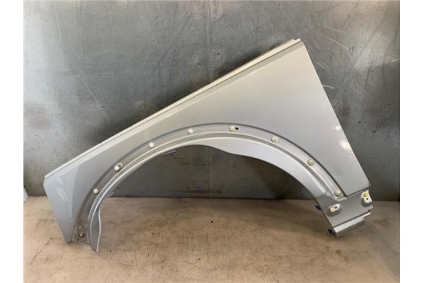 Recambio de aleta delantero izquierda para land rover discovery 2.7 td referencia OEM IAM   