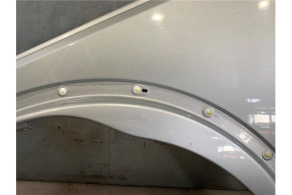 Recambio de aleta delantero izquierda para land rover discovery 2.7 td referencia OEM IAM   