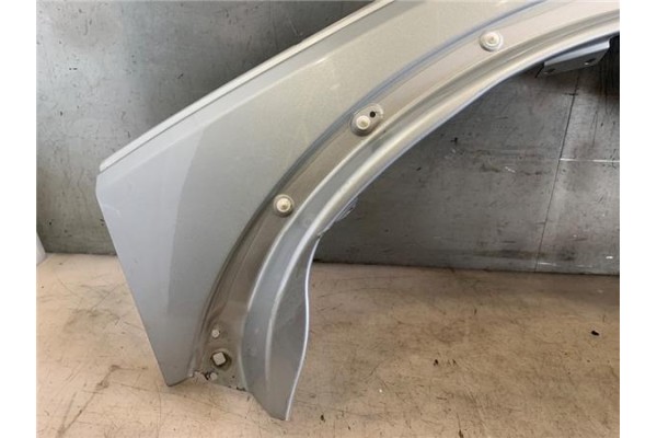 Recambio de aleta delantero izquierda para land rover discovery 2.7 td referencia OEM IAM   