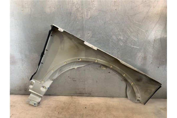 Recambio de aleta delantero izquierda para land rover discovery 2.7 td referencia OEM IAM   