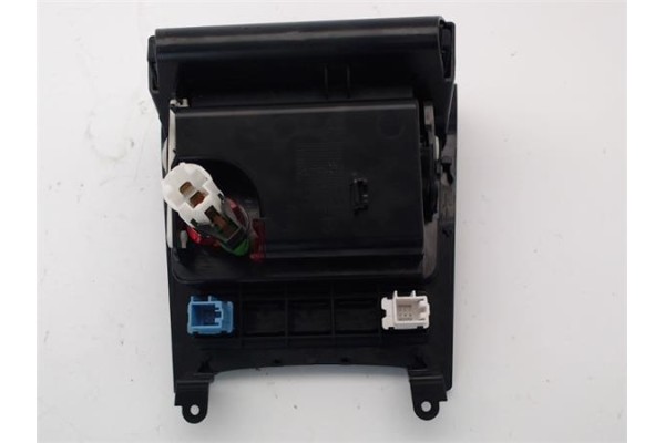 Recambio de cenicero para volkswagen golf vi (5k1) 1.6 advance referencia OEM IAM 5K0857961A  