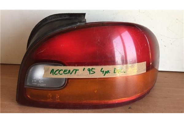 Recambio de piloto trasero derecho para hyundai accent (x3) 1.3 1.5 gls referencia OEM IAM 01007701400  