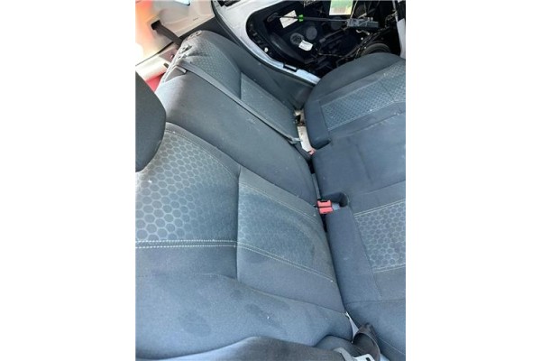 Recambio de asientos traseros para ford fiesta vi 1.4 referencia OEM IAM   