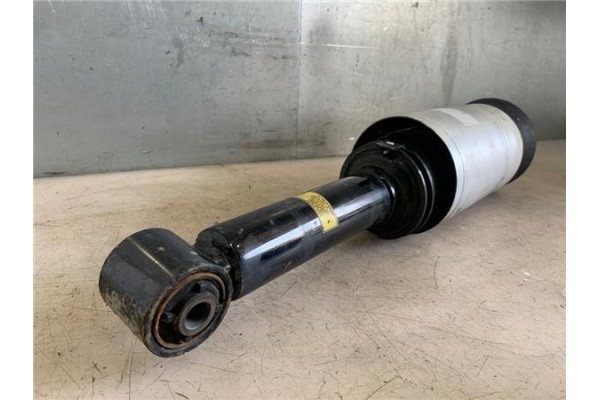 Recambio de amortiguador delantero izquierdo para land rover discovery 2.7 td referencia OEM IAM   