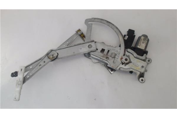 Recambio de mecanismo elevalunas delantero izquierdo para opel combo (corsa c) 1.3 cdti 16v referencia OEM IAM 13173068  