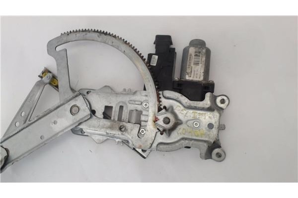 Recambio de mecanismo elevalunas delantero izquierdo para opel combo (corsa c) 1.3 cdti 16v referencia OEM IAM 13173068  