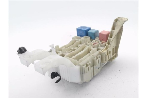 Recambio de caja reles para toyota yaris (ksp9/scp9/nlp9) 1.3 vvt-i referencia OEM IAM 8273052700 8G021960 