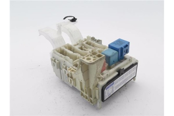 Recambio de caja reles para toyota yaris (ksp9/scp9/nlp9) 1.3 vvt-i referencia OEM IAM 8273052700 8G021960 