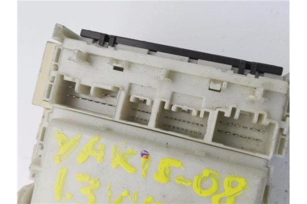Recambio de caja reles para toyota yaris (ksp9/scp9/nlp9) 1.3 vvt-i referencia OEM IAM 8273052700 8G021960 