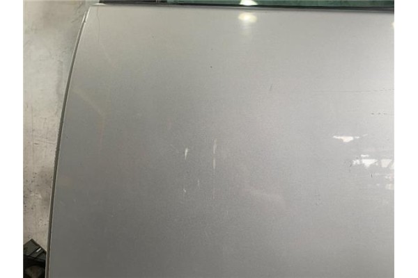 Recambio de puerta trasero izquierda para land rover discovery 2.7 td referencia OEM IAM   