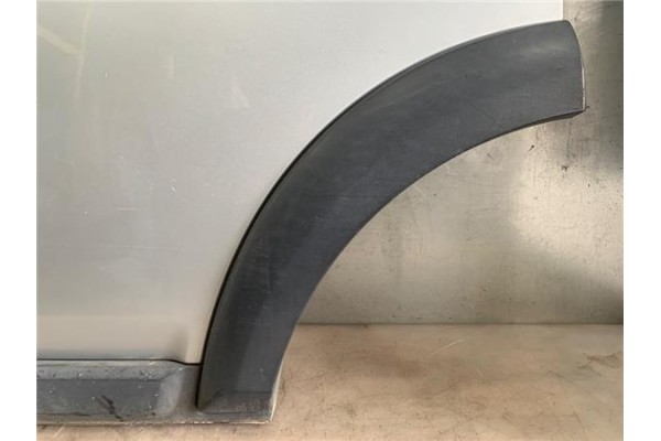 Recambio de puerta trasero izquierda para land rover discovery 2.7 td referencia OEM IAM   