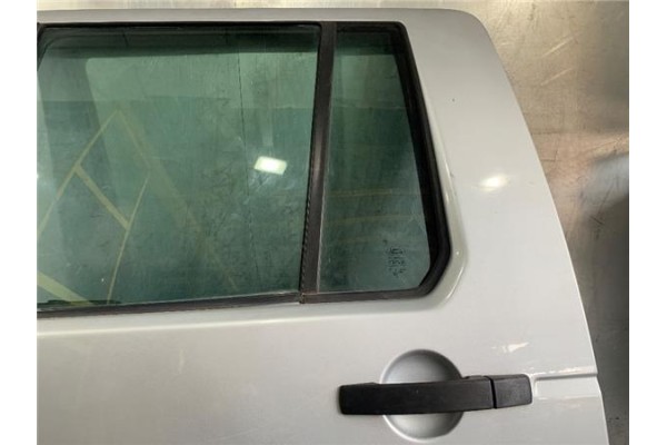 Recambio de puerta trasero izquierda para land rover discovery 2.7 td referencia OEM IAM   