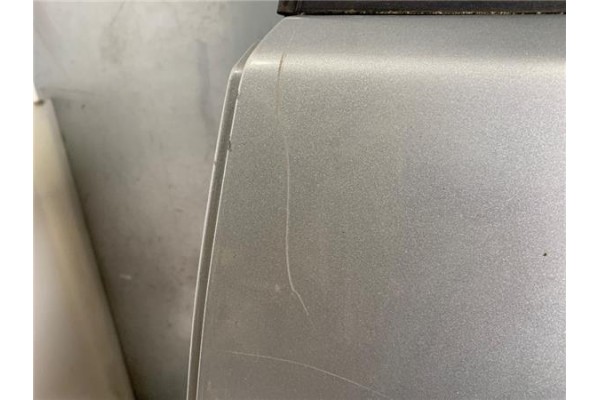 Recambio de puerta trasero izquierda para land rover discovery 2.7 td referencia OEM IAM   