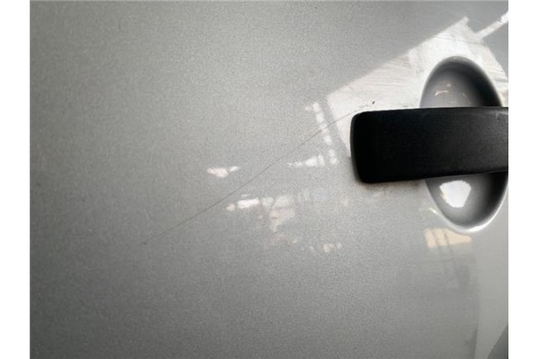 Recambio de puerta trasero izquierda para land rover discovery 2.7 td referencia OEM IAM   