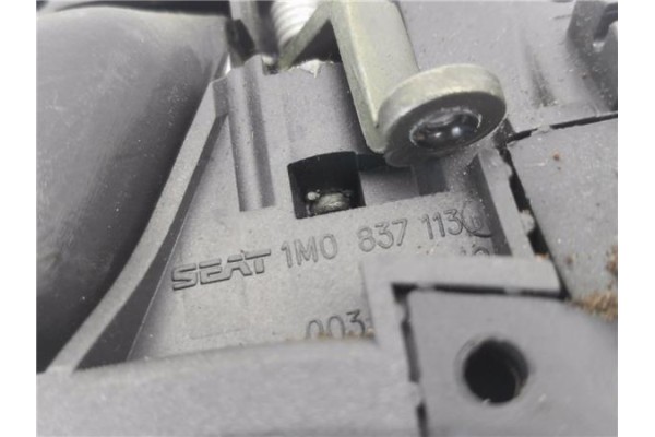 Recambio de manilla int. puerta trasero izquierda para seat leon (1m1) 1.6 16 v referencia OEM IAM 1M0837113  