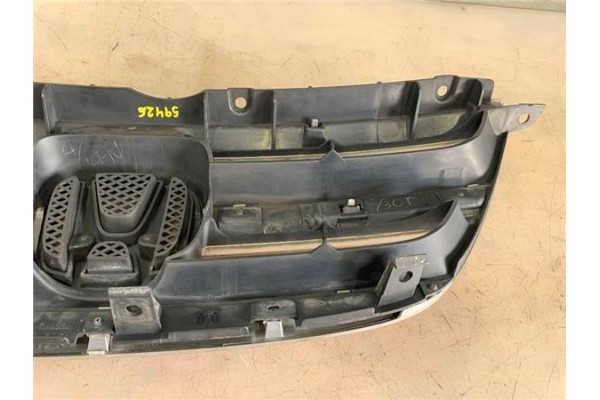 Recambio de rejilla paragolpes delantero para honda fr-v (be) 1.7 referencia OEM IAM   