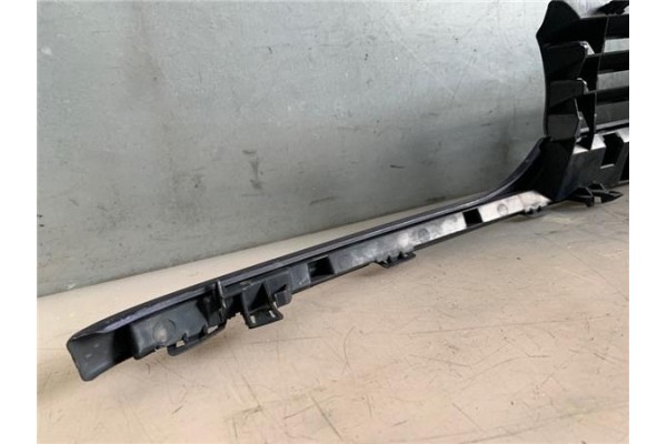 Recambio de rejilla capo para volkswagen golf iii (1h1) 1.6 referencia OEM IAM 1H6853653C  