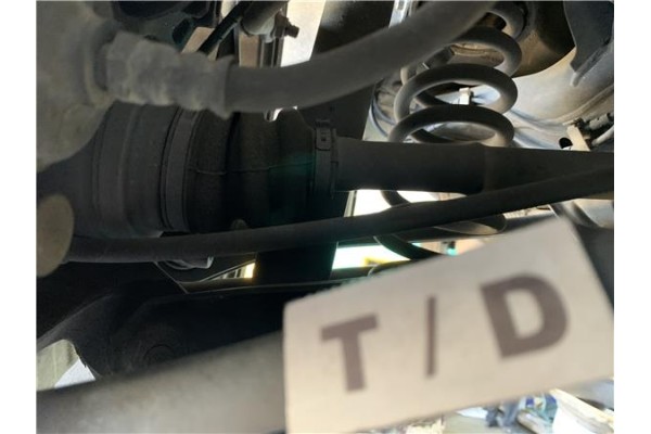Recambio de palier trasero derecho para bmw serie 1 berlina 5p (f20) 2.0 116d referencia OEM IAM 33207624206  