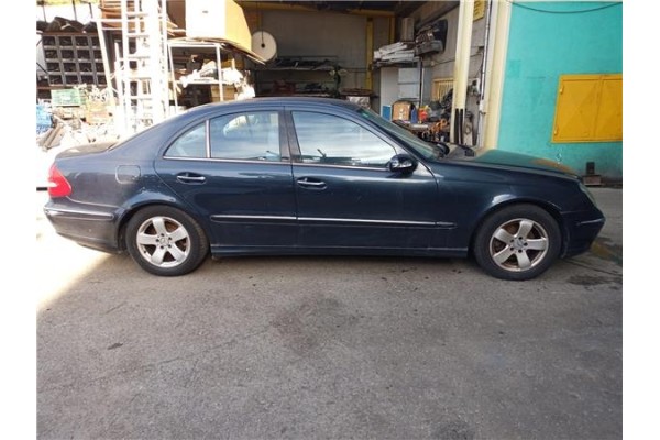 mercedes-benz clase e (bm 211) berlina del año 2004