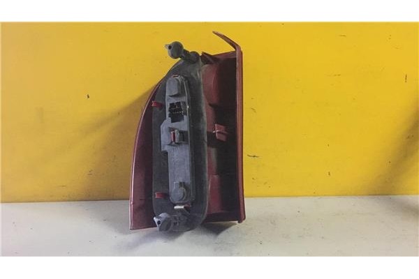 Recambio de piloto trasero derecho para renault megane i fase 2 grandtour (ka...) 1.4 16v authentique referencia OEM IAM 3968075