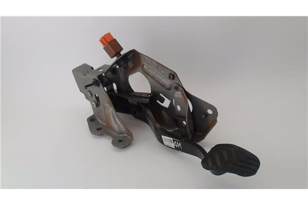 Recambio de pedal embrague para nissan qashqai ii (j11e) 1.2 n-connecta referencia OEM IAM 465038803RB  