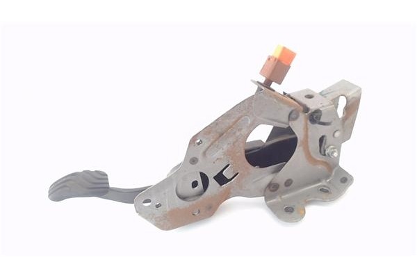 Recambio de pedal embrague para nissan qashqai ii (j11e) 1.2 n-connecta referencia OEM IAM 465038803RB  
