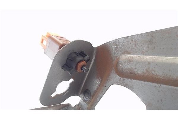 Recambio de pedal embrague para nissan qashqai ii (j11e) 1.2 n-connecta referencia OEM IAM 465038803RB  