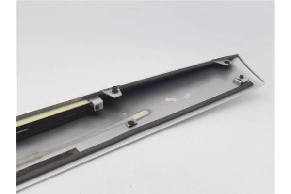 Recambio de aleron trasero para seat ibiza (6l1) 1.9 sdi referencia OEM IAM 6L6827933D  