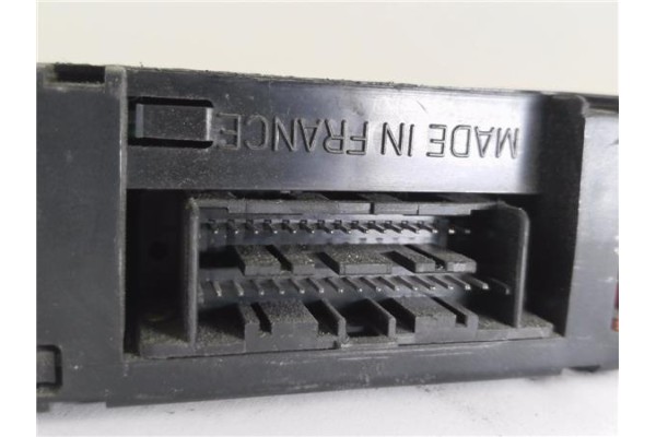 Recambio de centralita para renault r 25 (b29) 2.2 (b29) referencia OEM IAM 7700726991  